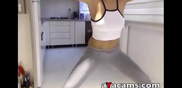  Sexy teen in pants dancing on webcam